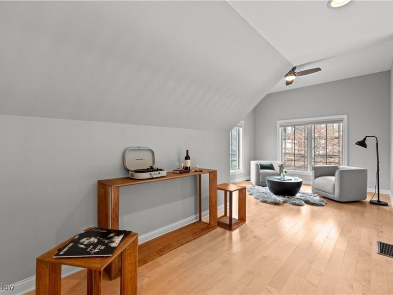 17 Kenilworth Mews, Cleveland, OH 44106 Photo 32