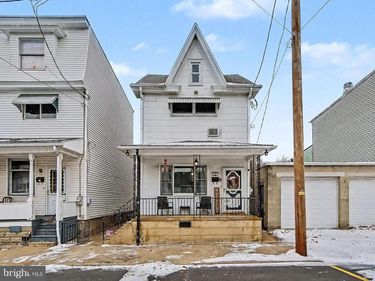 30 S WALNUT STREET, MOUNT CARMEL, PA 17851