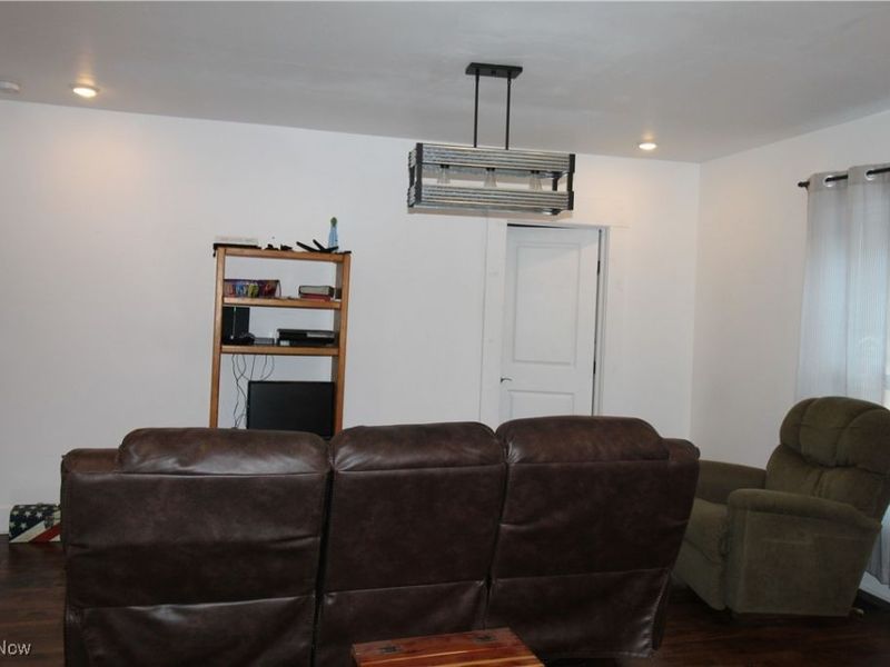 822 W Market Street, Orrville, OH 44667 Photo 4