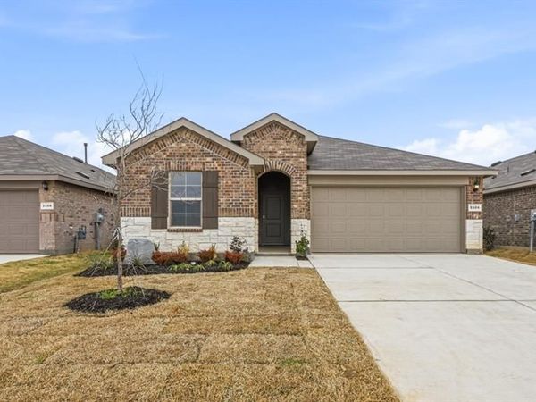 1908 CHEROKEE Lane, Cleburne, TX 76033