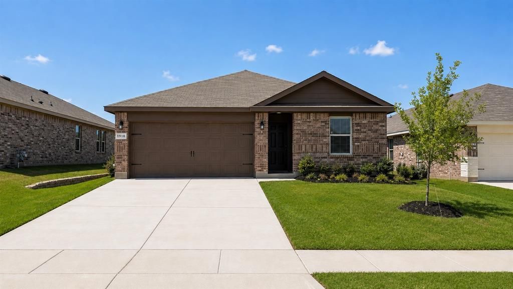 1910 Cherokee Lane, Cleburne, TX 76033 Main Photo