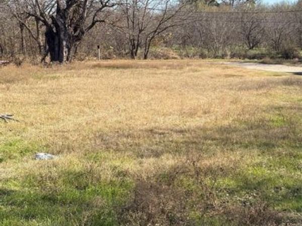 1007 2nd Avenue SE, Mineral Wells, TX 76067