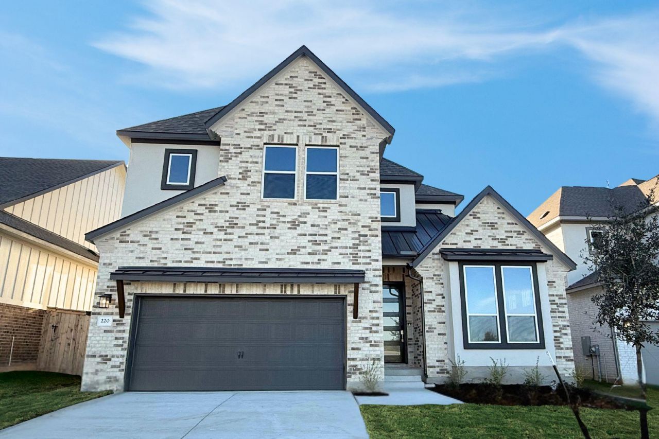 220 Crescent Heights Dr, Georgetown, TX 78628 Main Photo