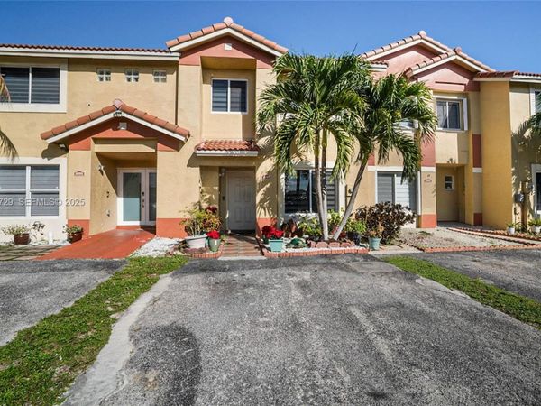 5297 NW 190th Ln, Miami Gardens, FL 33055