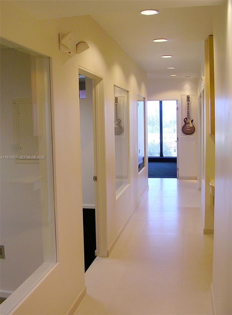 1680 Michigan Ave, Unit 914, Miami Beach, FL 33139 Photo