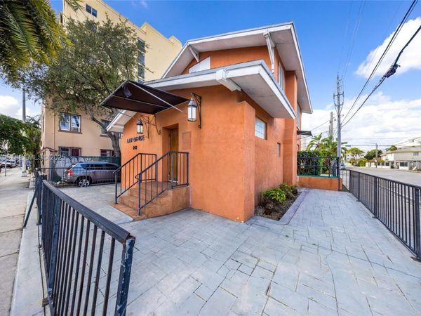 242 NW 12th Ave, Miami, FL 33128