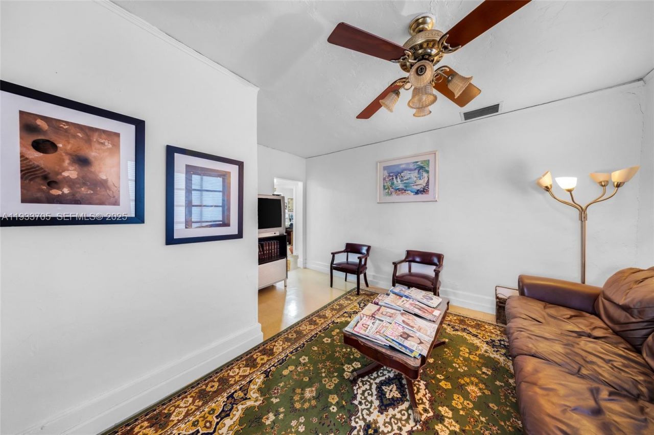 242 NW 12th Ave, Miami, FL 33128 Photo