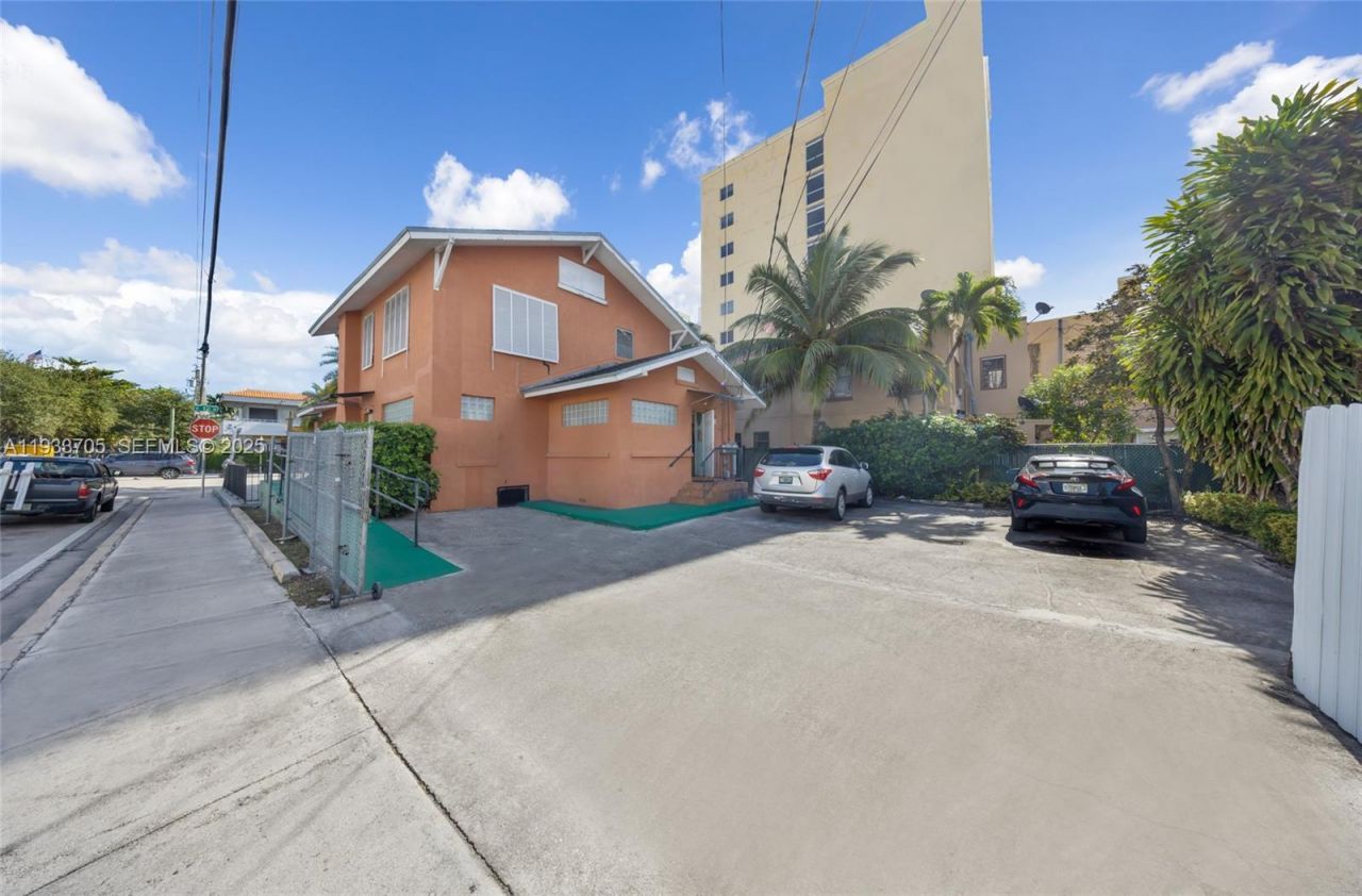 242 NW 12th Ave, Miami, FL 33128 Photo