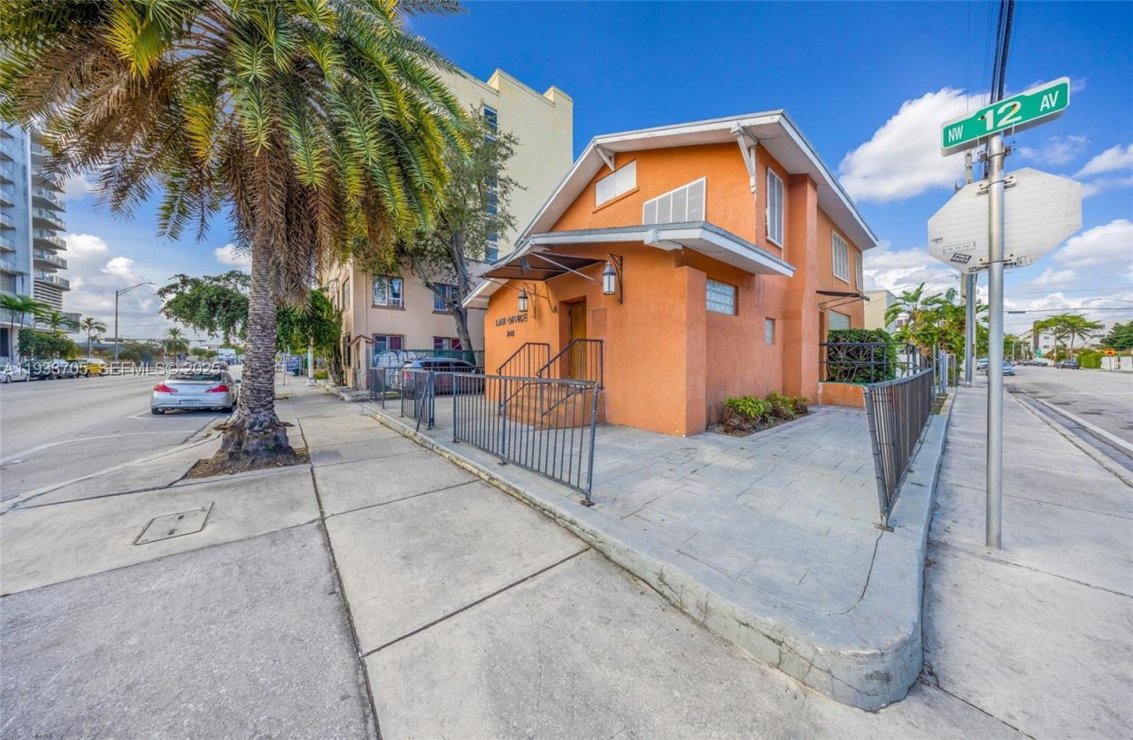 242 NW 12th Ave, Miami, FL 33128 Photo