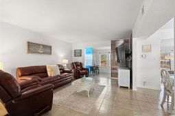 500 Eagle Way photo 4