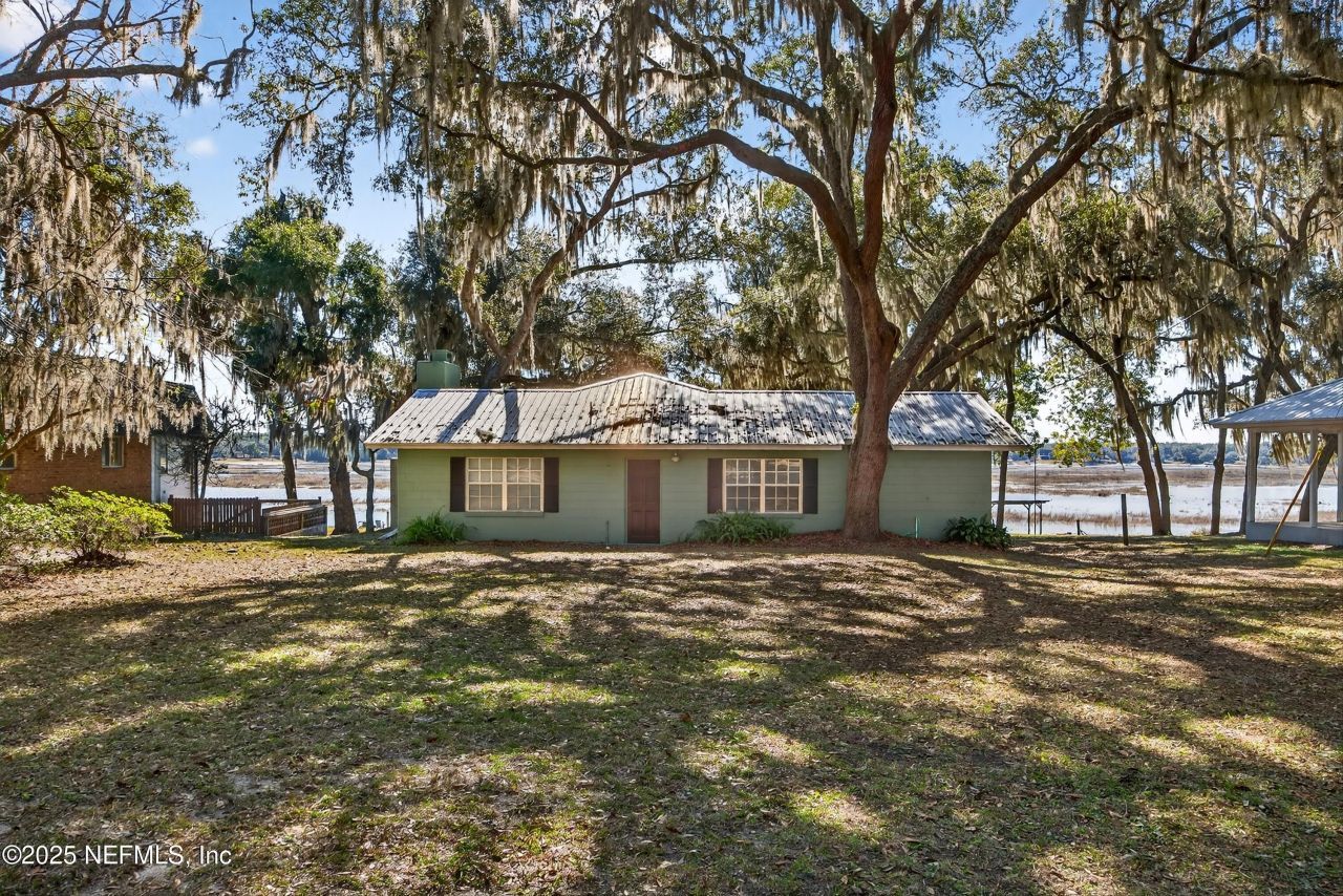 5857 WHITE SANDS Road Keystone Heights, FL 32656