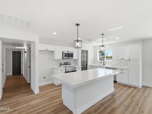 10537 W LA JOLLA Drive, Sun City, AZ 85351