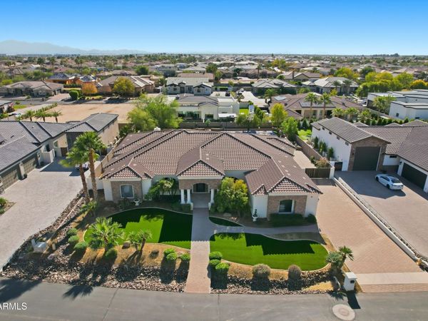 18131 W PALO VERDE Court, Litchfield Park, AZ 85340