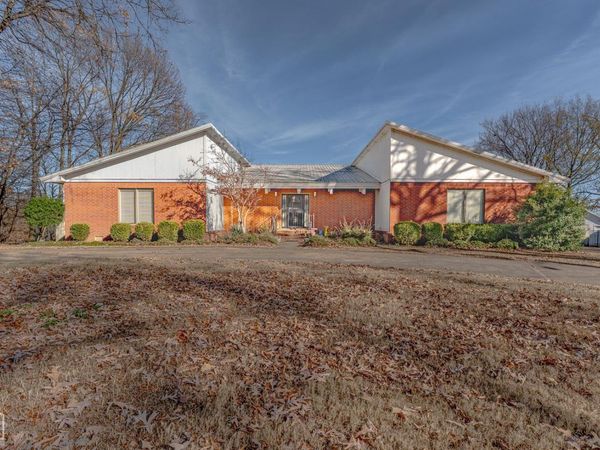 2806 Harrisburg Rd, Jonesboro, AR 72404