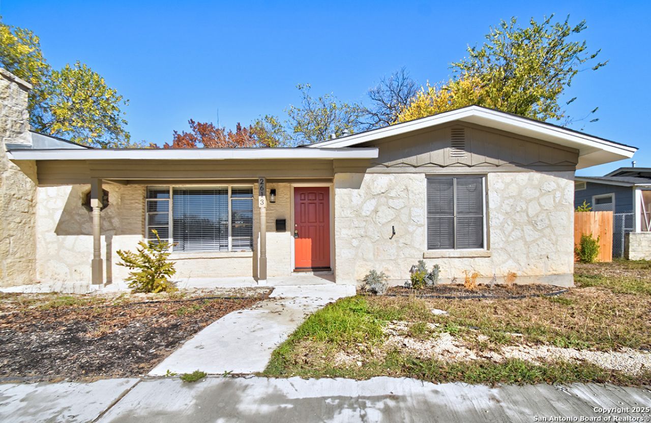 2613 W Summit Ave, San Antonio, TX 78228 Main Photo