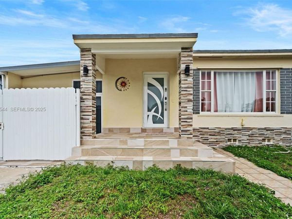 141 E 52nd Pl, Hialeah, FL 33013