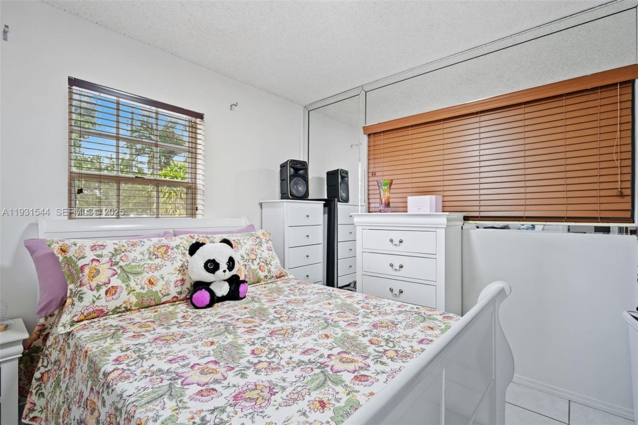 141 E 52nd Pl, Hialeah, FL 33013 Photo