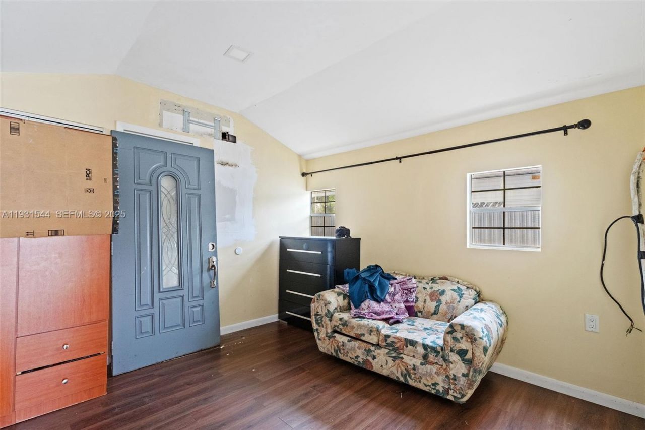 141 E 52nd Pl, Hialeah, FL 33013 Photo