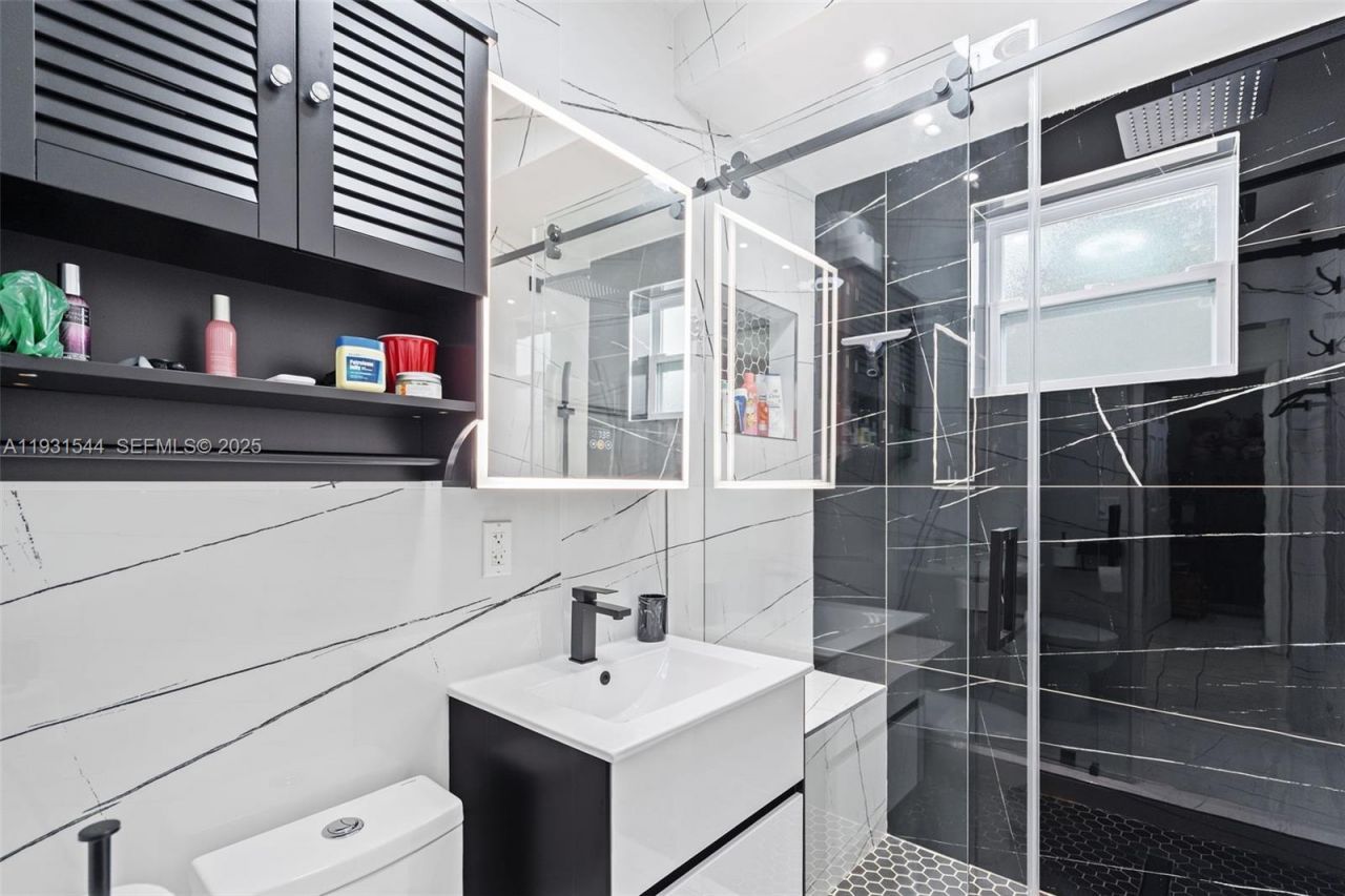 141 E 52nd Pl, Hialeah, FL 33013 Photo