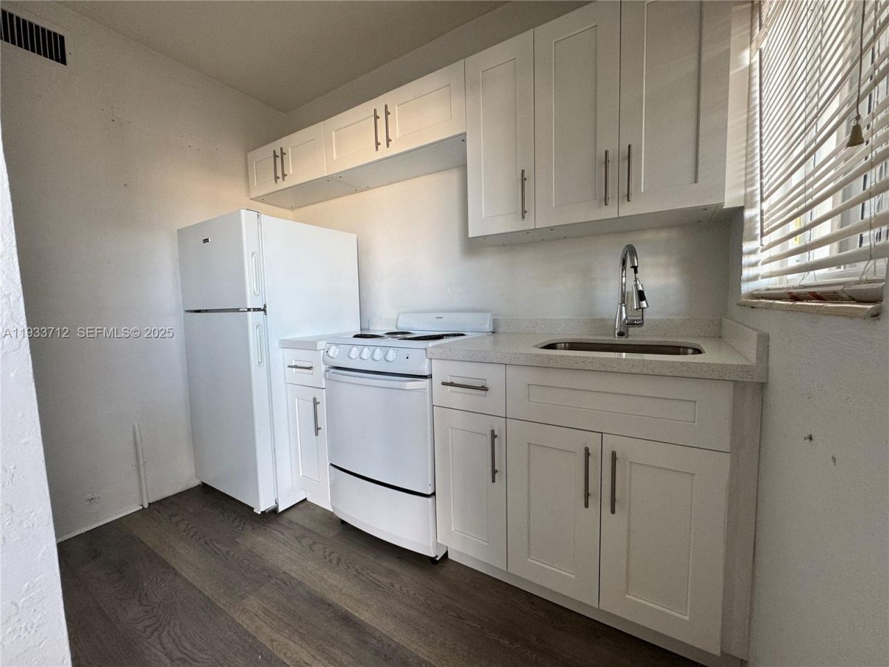 251 Hibiscus Dr , Unit 2, Miami Springs, FL 33166 Photo