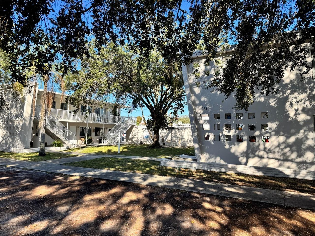 251 Hibiscus Dr , Unit 2, Miami Springs, FL 33166 Photo