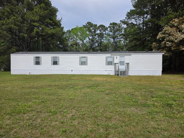 762 West Bear Grass Rd., Longs, SC 29568