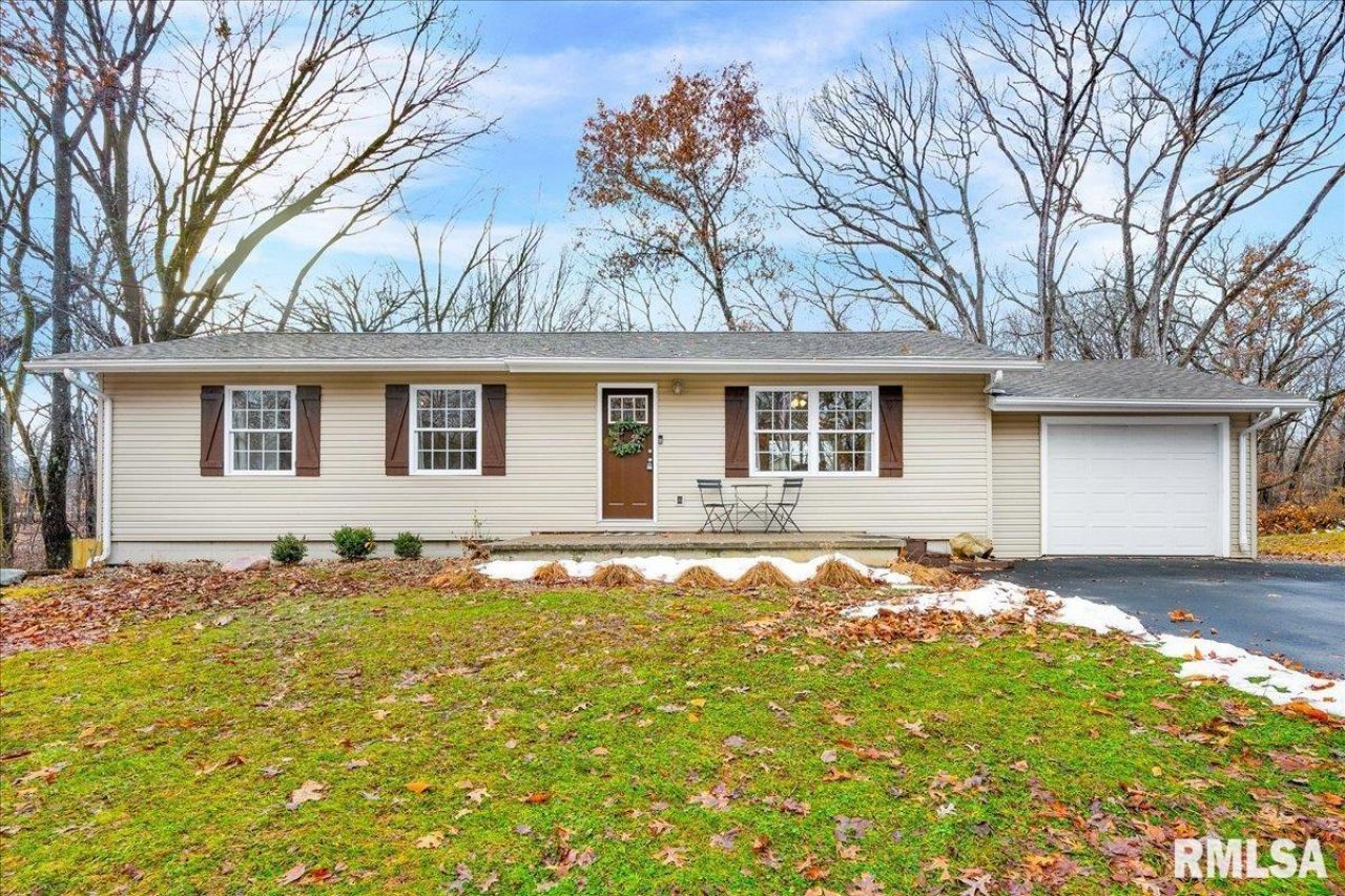 104 Hawthorne Court, Dahinda, IL 61428 Main Photo