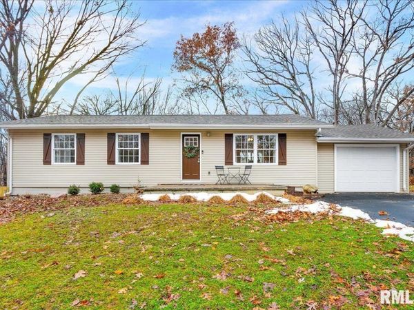 104 HAWTHORNE Court, Dahinda, IL 61428