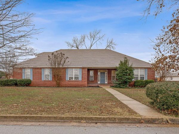 1010 Brownstone Drive, Jonesboro, AR 72404