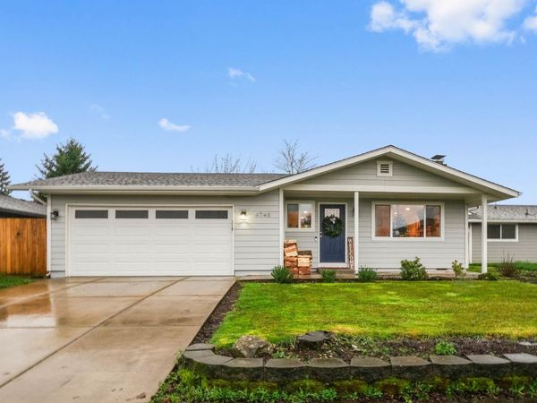 4748 Mall Ct NE, Salem, OR 97305