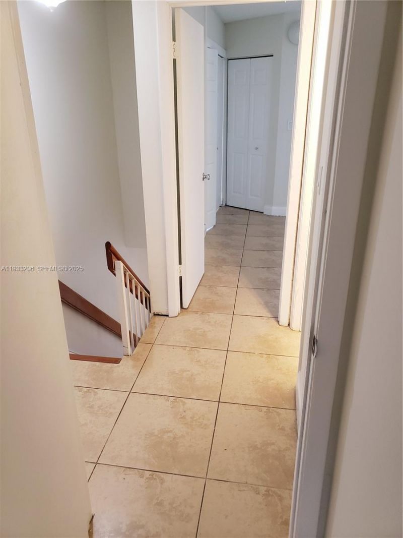 8660 NW 5th Ter, Unit 15-209, Miami, FL 33126 Photo