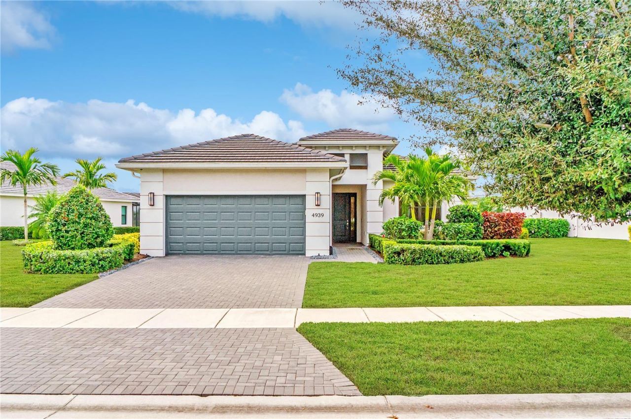 4939 Surfside Circle, Bradenton, FL 34211 Photo