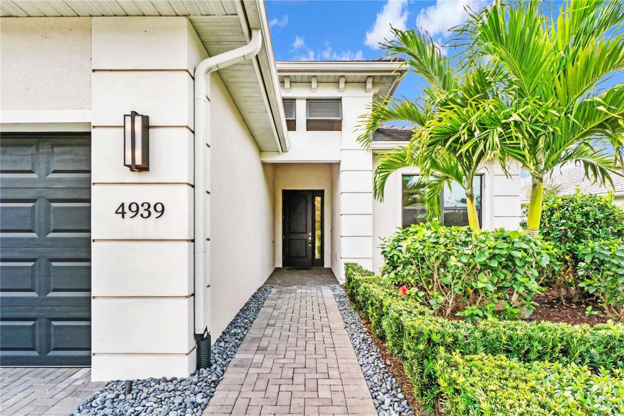 4939 Surfside Circle, Bradenton, FL 34211 Photo