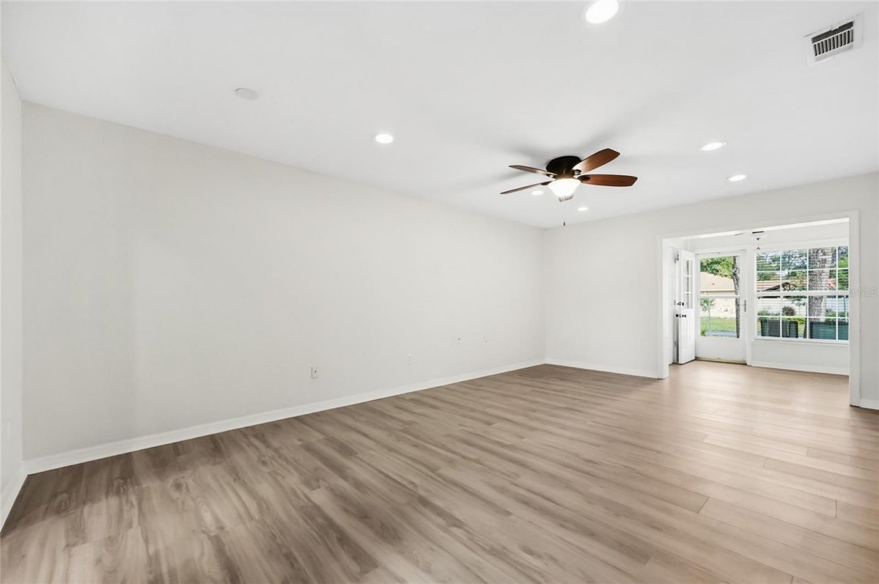 249 N Hill Avenue, Unit 30, Deland, FL 32724 Photo