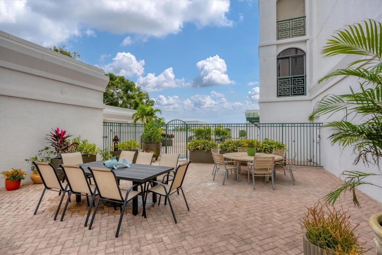 505 S Orange Avenue, Unit 301, Sarasota, FL 34236 Photo