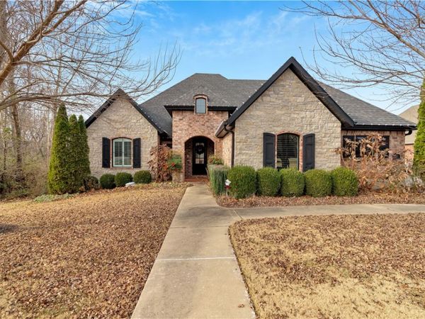 2944 E Pebblestone Drive , Fayetteville, AR 72701