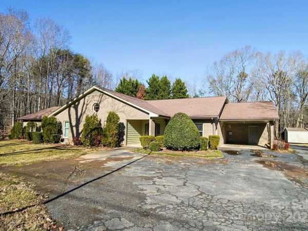 1015 Elizabeth Drive, Dallas, NC 28034