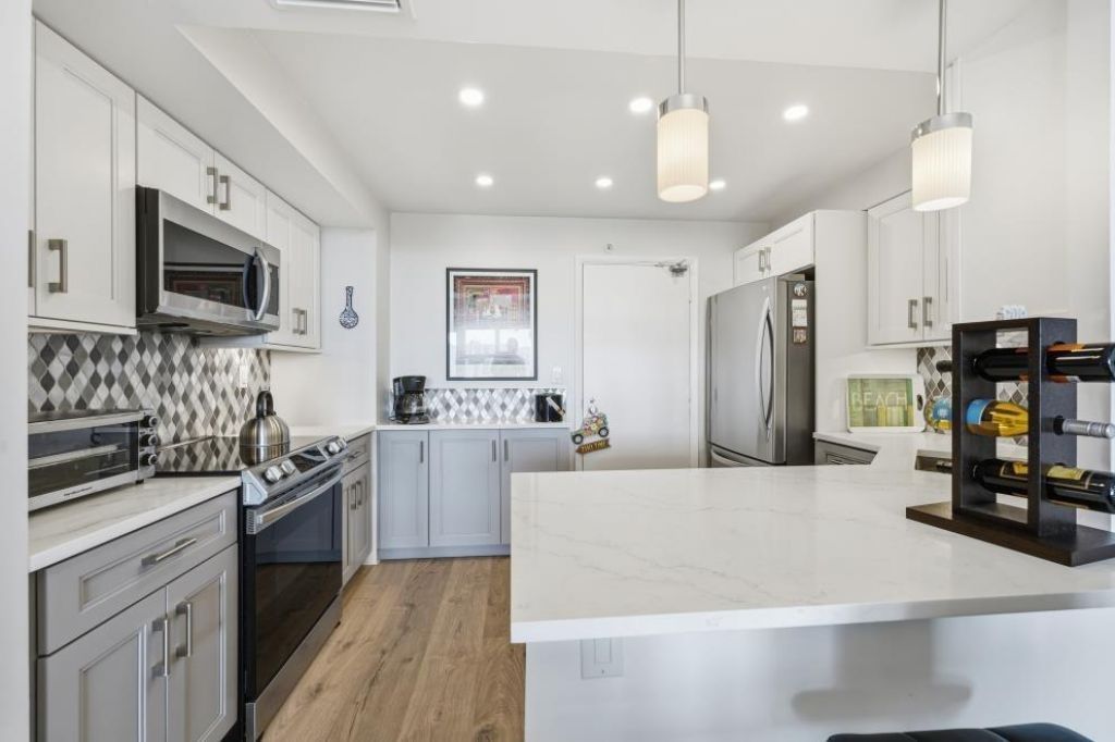 3333 NE 34th Street, Unit 1011, Fort Lauderdale, FL 33308 Photo