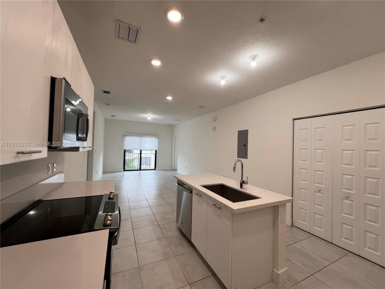 8301 NW 41st St, Unit B-405, Doral, FL 33166 Photo
