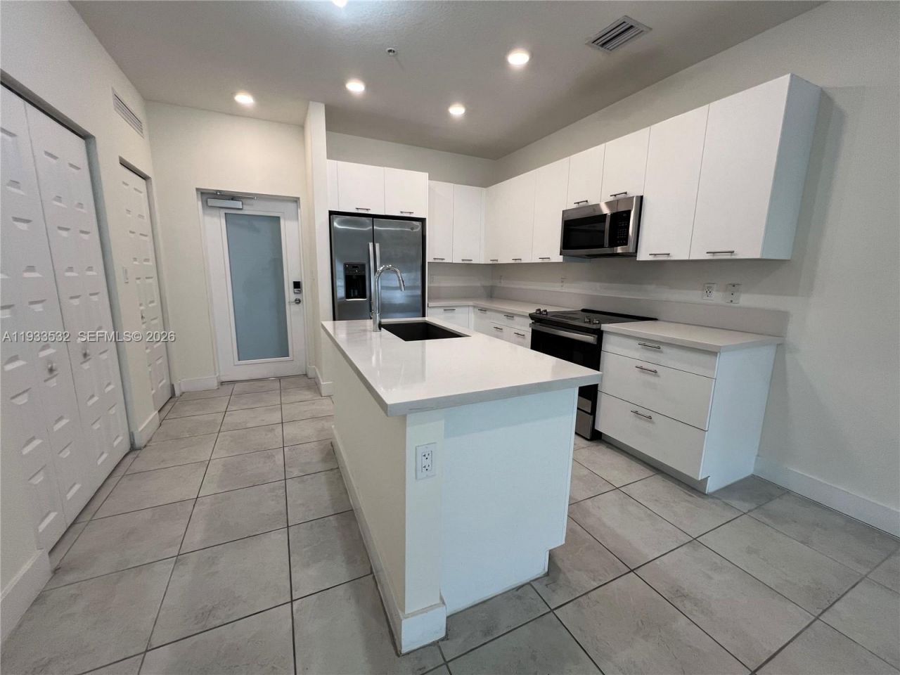 8301 NW 41st St, Unit B-405, Doral, FL 33166 Photo