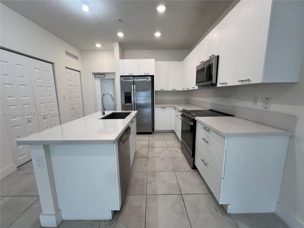 8301 NW 41st St, Unit B-405, Doral, FL 33166 Photo
