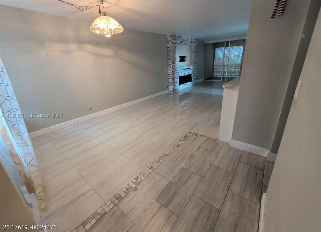 7041 Environ Blvd, Unit 430, Lauderhill, FL 33319 Photo
