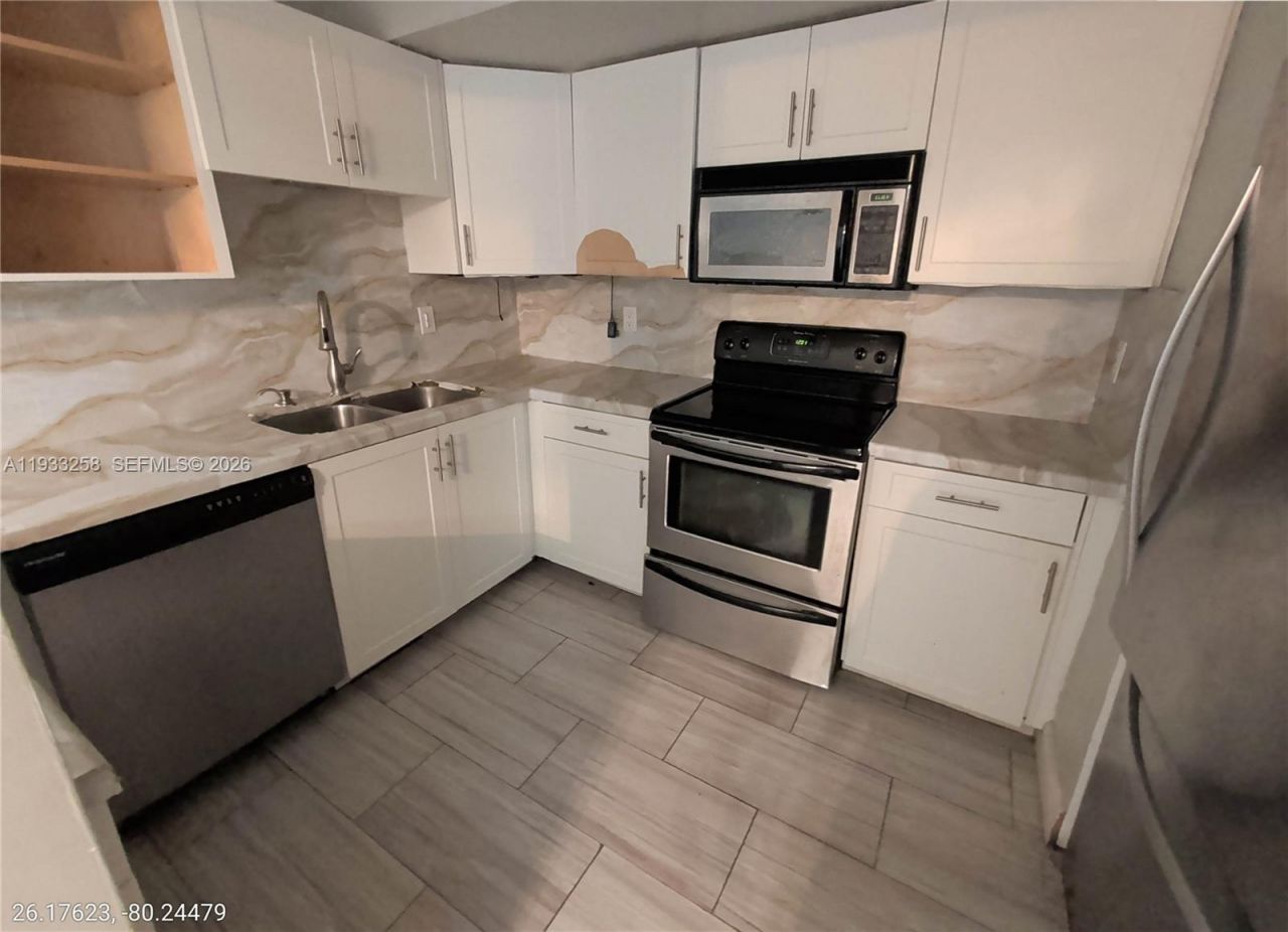 7041 Environ Blvd, Unit 430, Lauderhill, FL 33319 Photo