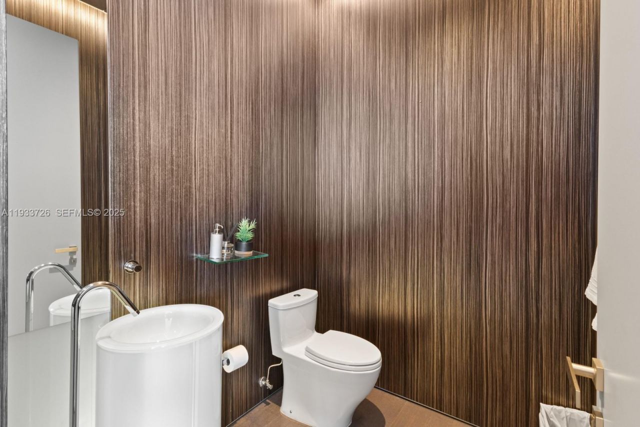 200 Biscayne Boulevard Way , Unit PH-5404, Miami, FL 33131 Photo