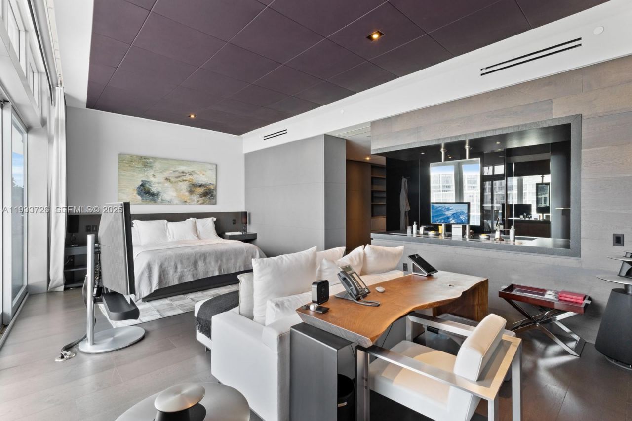 200 Biscayne Boulevard Way , Unit PH-5404, Miami, FL 33131 Photo