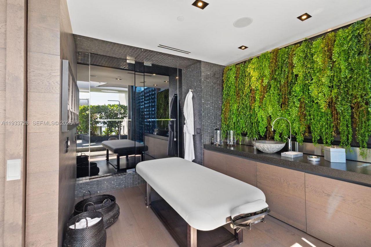 200 Biscayne Boulevard Way , Unit PH-5404, Miami, FL 33131 Photo