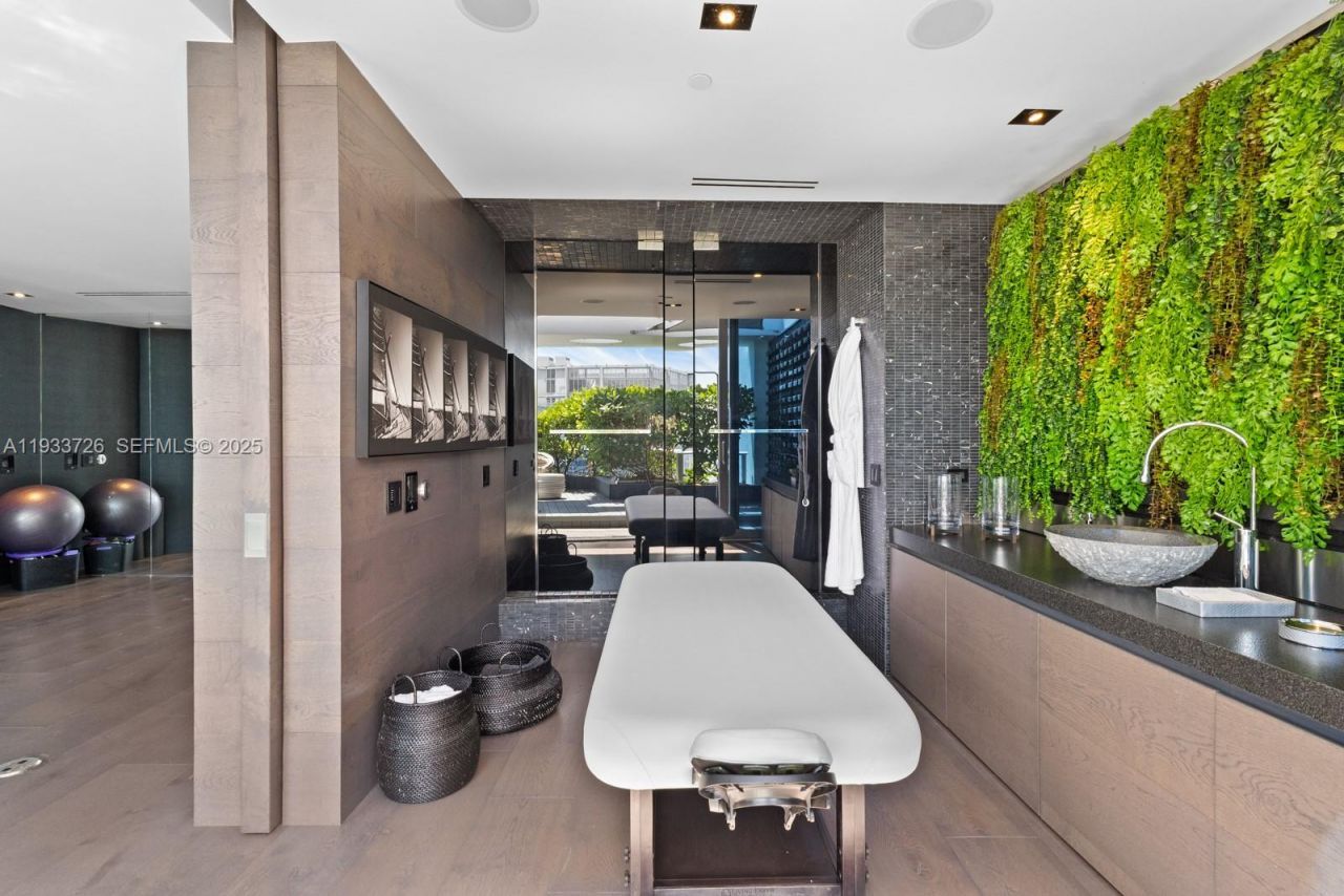 200 Biscayne Boulevard Way , Unit PH-5404, Miami, FL 33131 Photo