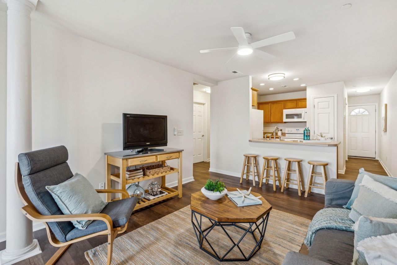 2262 Folly Road Photo 7