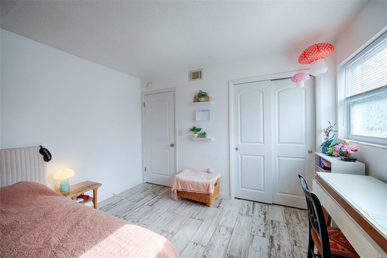 1860 Massachusetts Avenue Ne, Unit 224, Saint Petersburg, FL 33703 Photo