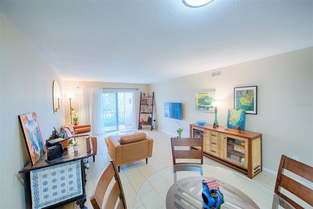 1860 Massachusetts Avenue Ne, Unit 224, Saint Petersburg, FL 33703 Photo